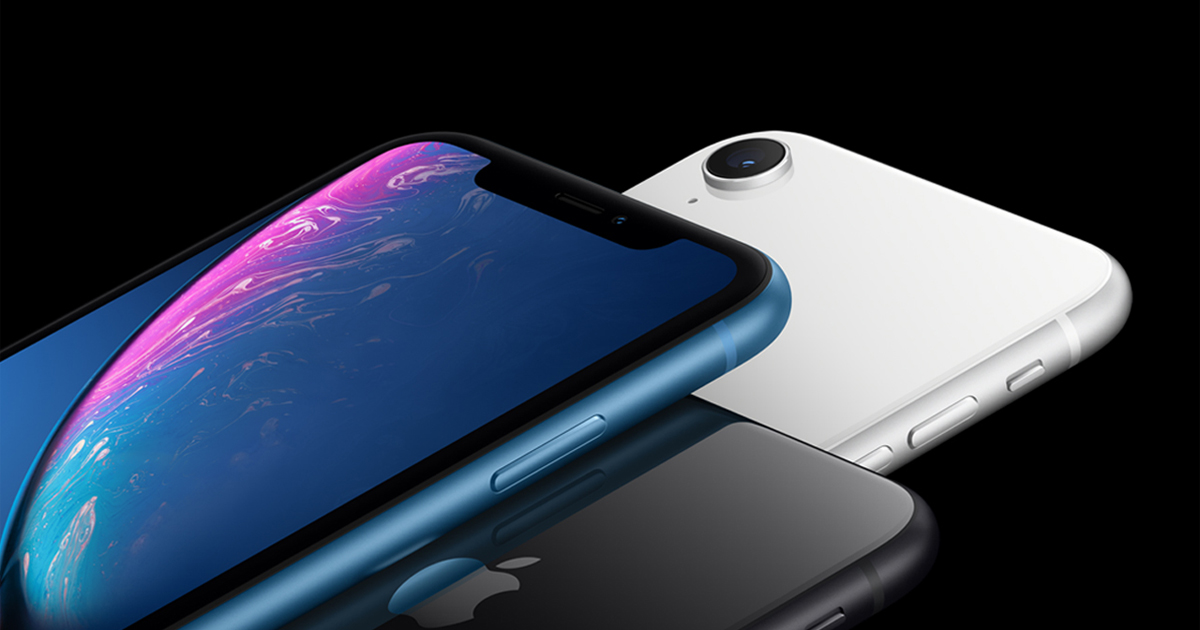 iPhone XRを前面と背面から示したApple公式製品画像。iOS 18.7.11の画面ではない