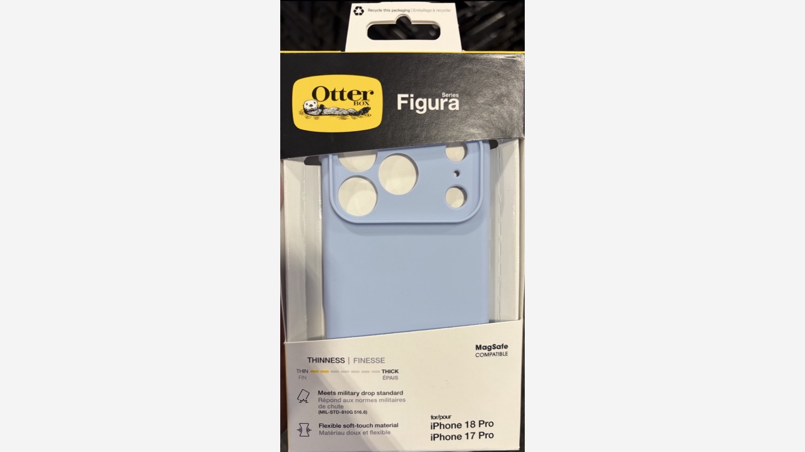 iPhone 18 ProとiPhone 17 Proの両対応表記があるOtterBox Figura Seriesケースの箱